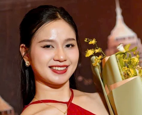 Vicky Hiền